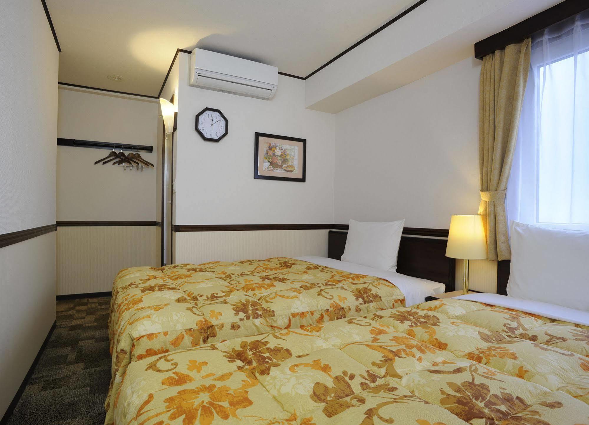 Toyoko Inn Aioi Eki Shinkansen Guchi מראה חיצוני תמונה
